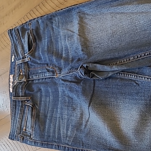 Womens size 28 Guess jeans - Picture 2 of 3